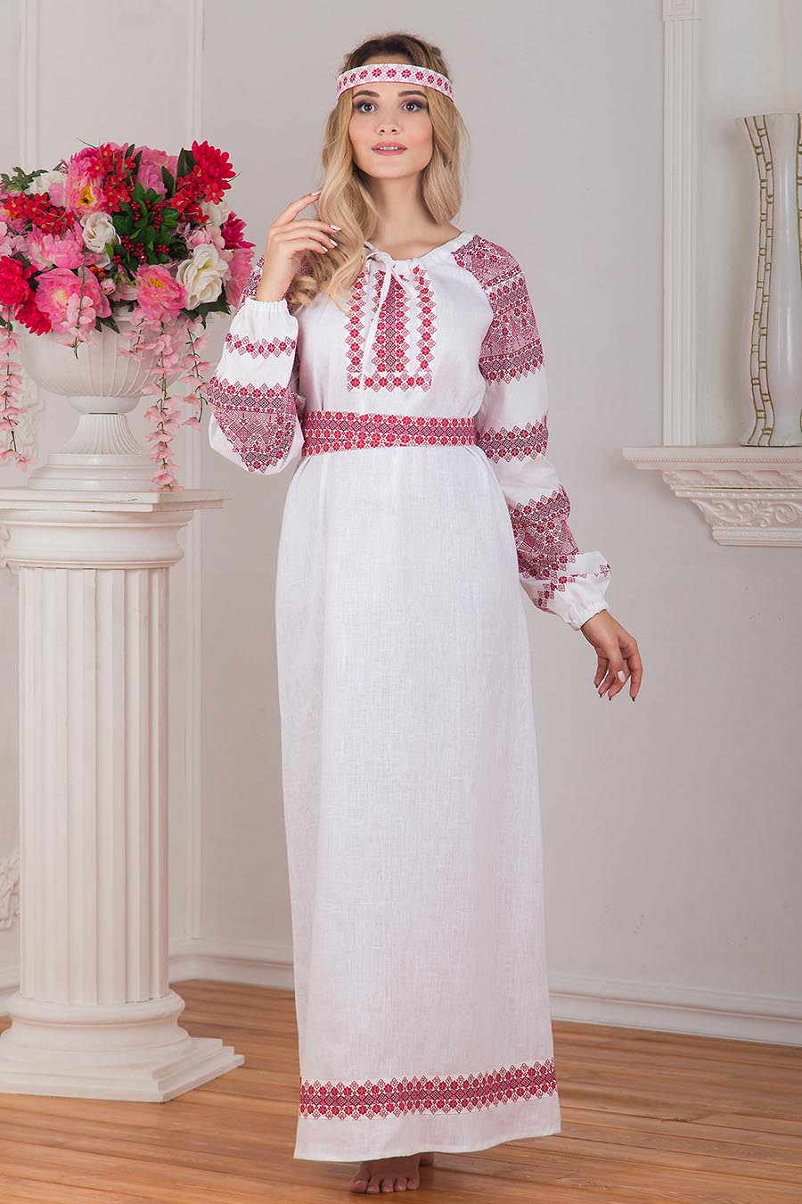 A playful frame from Women in Slavic costumes — online in Casablanca