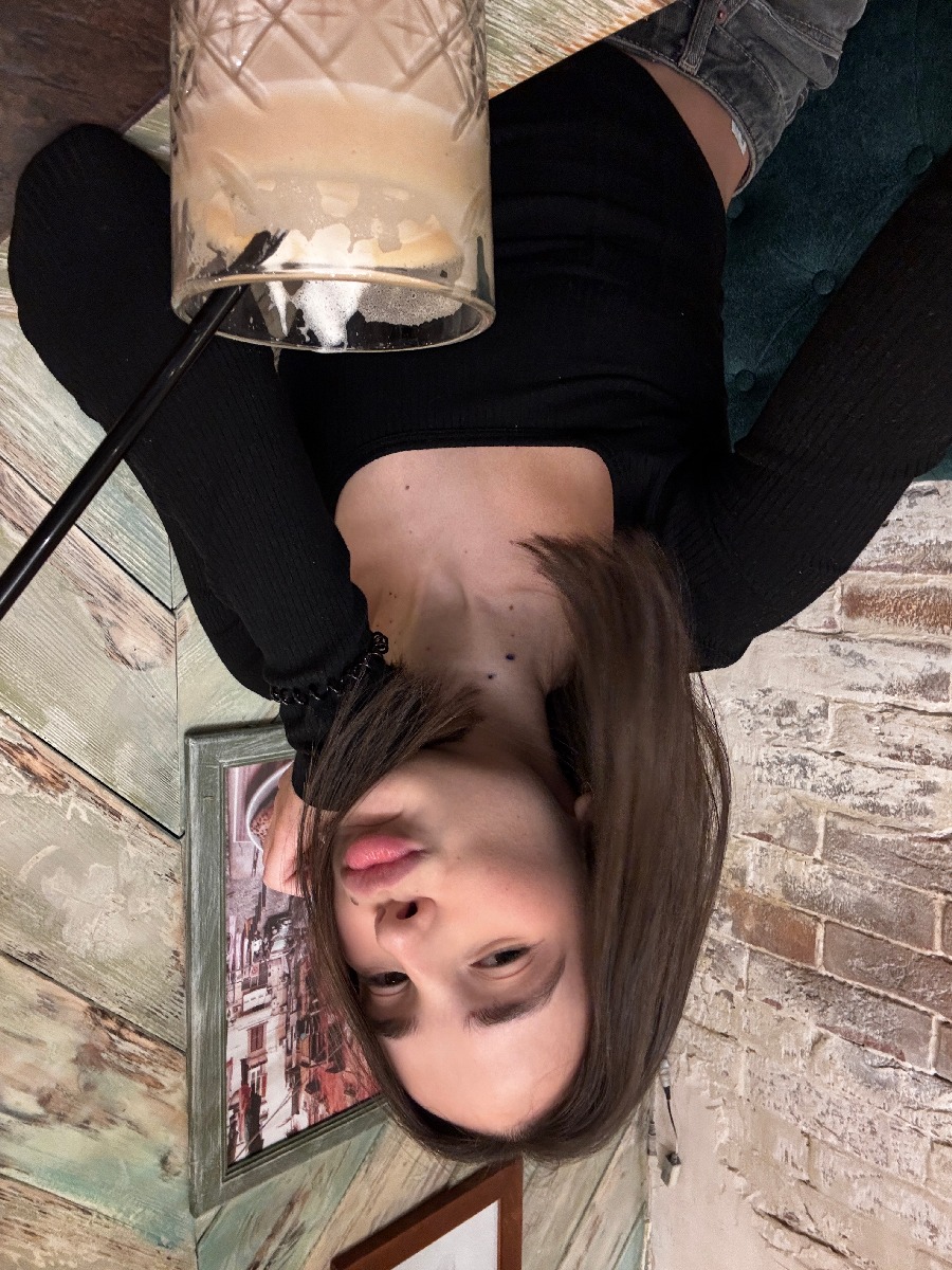 Fresh photos, fresh mood — Tina online in Casablanca